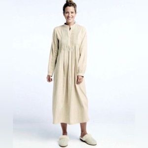L.L. Bean Vintage Dobby Stripe Pintuck Nightgown. Size Medium.